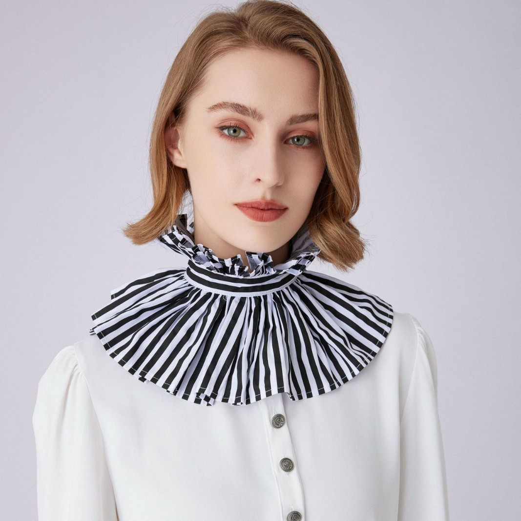 Franse stijl, zwart-witte gest - Dolls recensie en prijs
